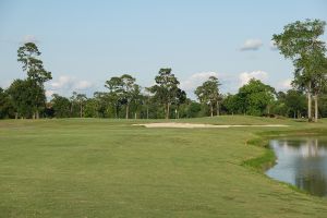 Eagle Pointe 18th Approach